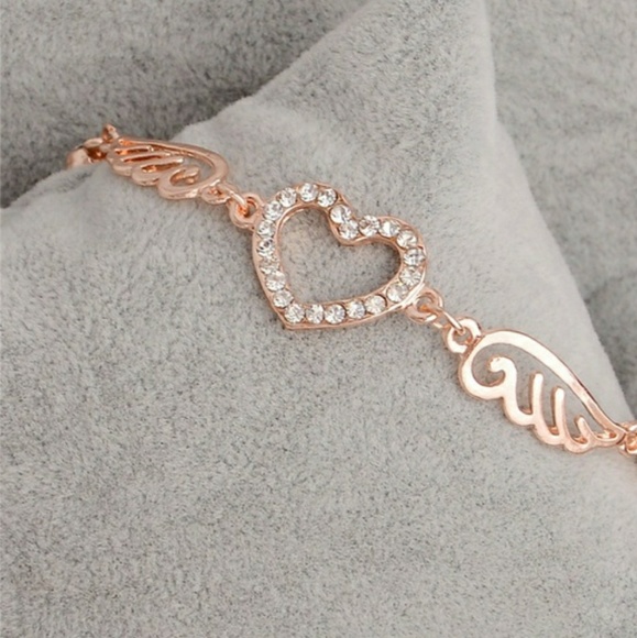 Jewelry - CELESTIAL ANGEL WINGS 💛 BRACLET